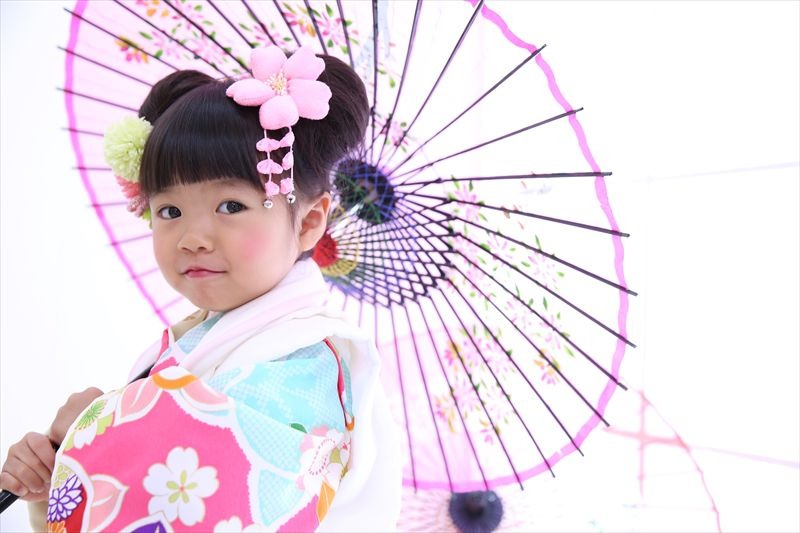 3歳女の子七五三和傘